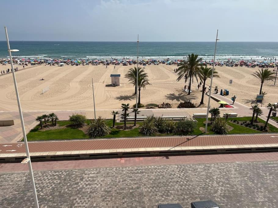 Apartamento 1ª Linea De Playa - Con Piscina Y Parking Playa de Gandia Bagian luar foto