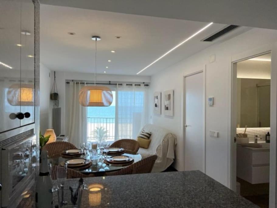 Apartamento 1ª Linea De Playa - Con Piscina Y Parking Playa de Gandia Bagian luar foto