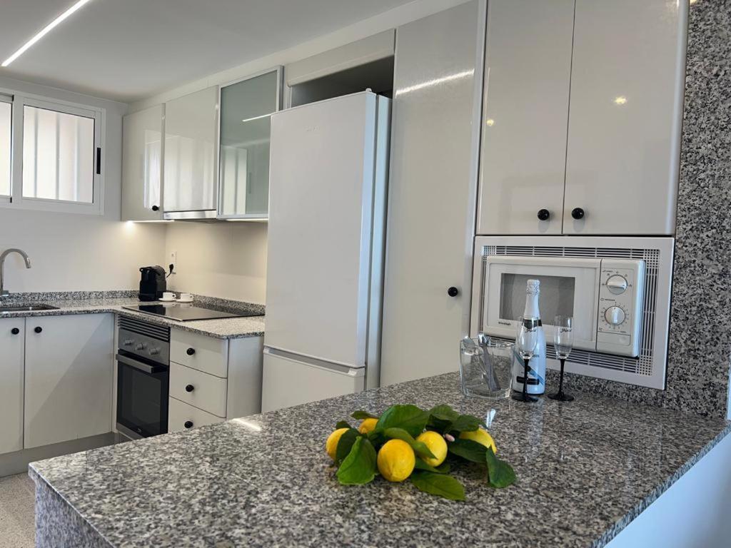 Apartamento 1ª Linea De Playa - Con Piscina Y Parking Playa de Gandia Bagian luar foto